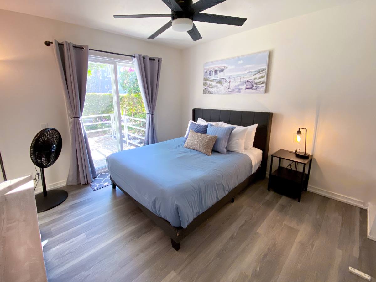 Beautiful dog friendly Townhouse with in-ground spa 1/2 block from the Crown Point Beach Park - Photo 4