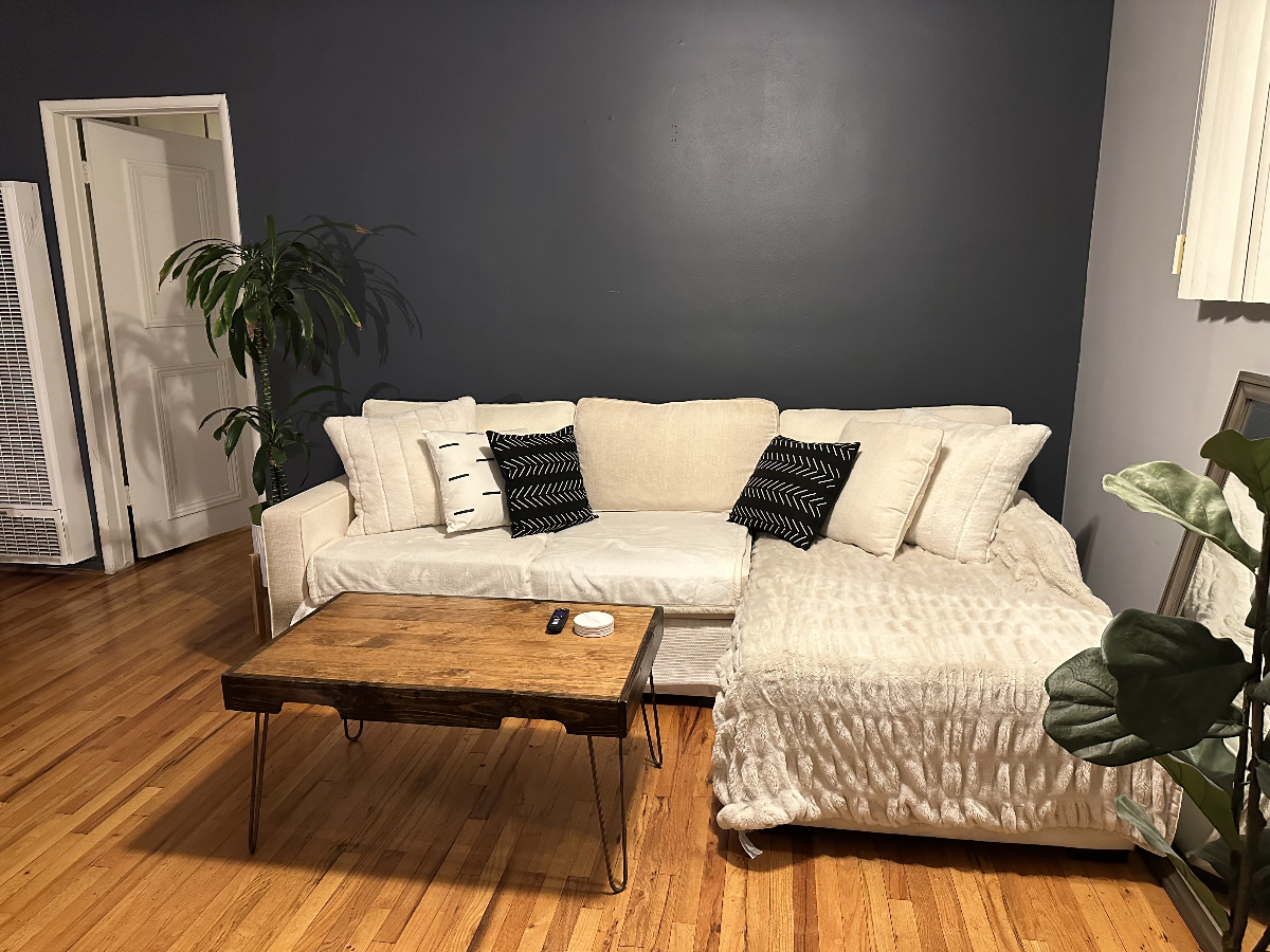Peaceful, Spacious 1-BR & Balcony, a Perfect Oasis in LA - Photo 2