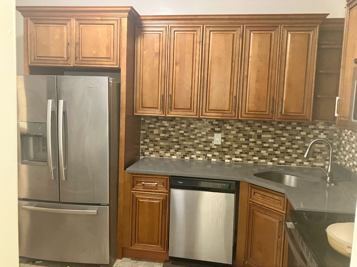 Bright 2-Bed, 2-Bath Apartment with Modern Kitchen and Easy Transit Access - Photo 10