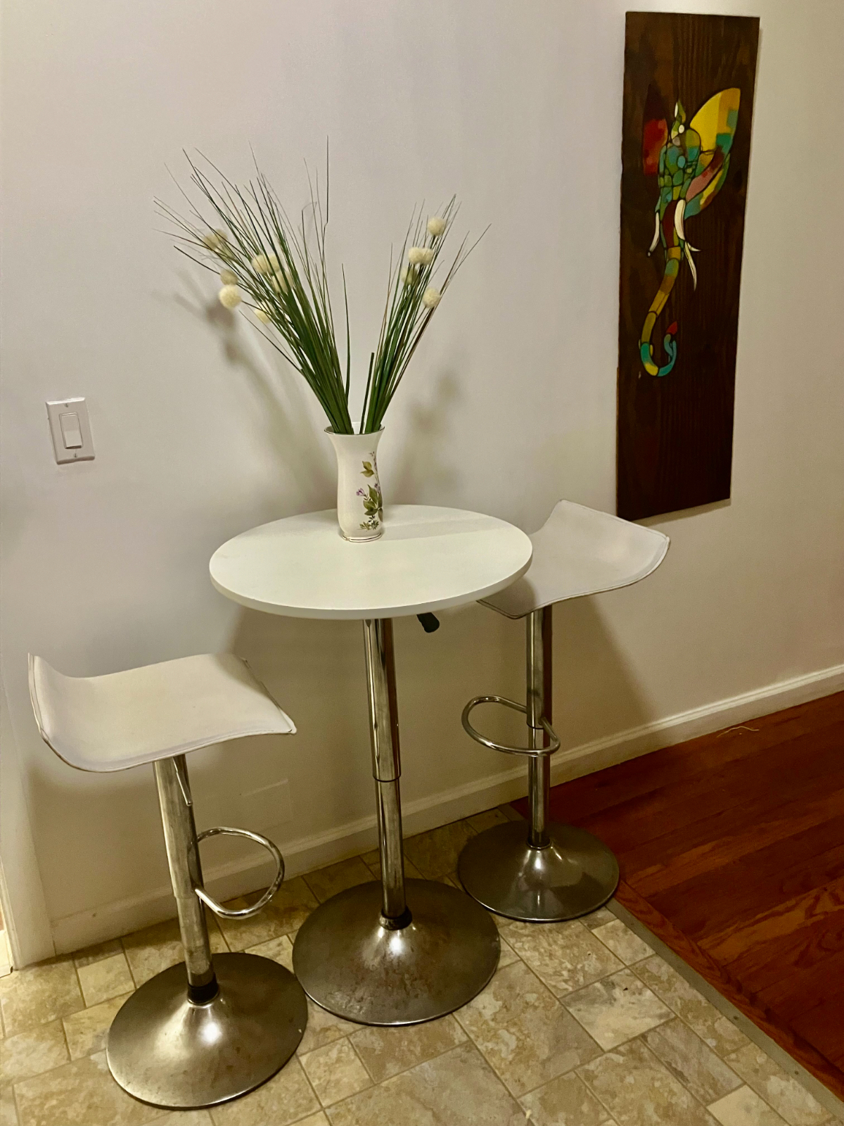 Bright 2-Bed, 2-Bath Apartment with Modern Kitchen and Easy Transit Access - Photo 5