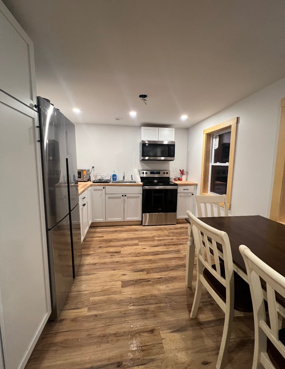 Recently Renovated Over-the-Garage 1 Bedroom - Photo 1