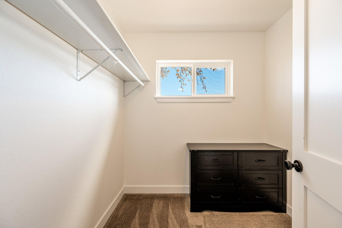 1 Bedroom Furnished Unit Near Downtown Main St - Photo 9