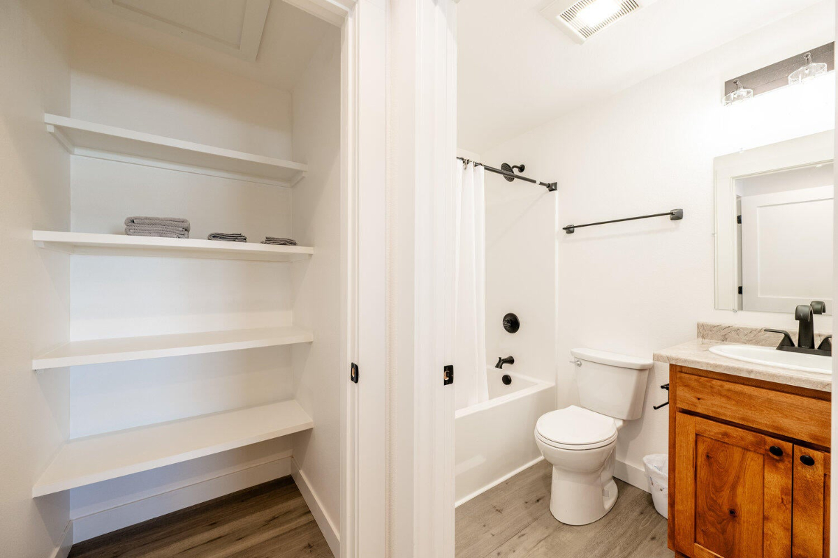 1 Bedroom Furnished Unit Near Downtown Main St - Photo 8