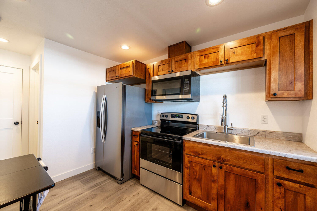 1 Bedroom Furnished Unit Near Downtown Main St - Photo 4