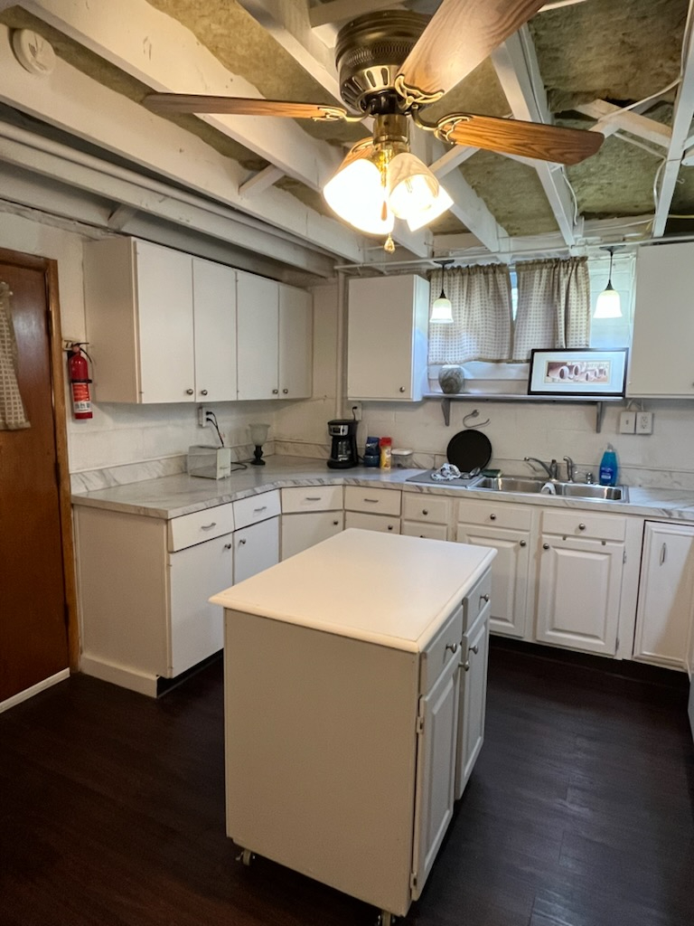 Charming Basement Apartment -- Fully Furnished with Utilities Included, Garage Parking & Shared Outd - Photo 6