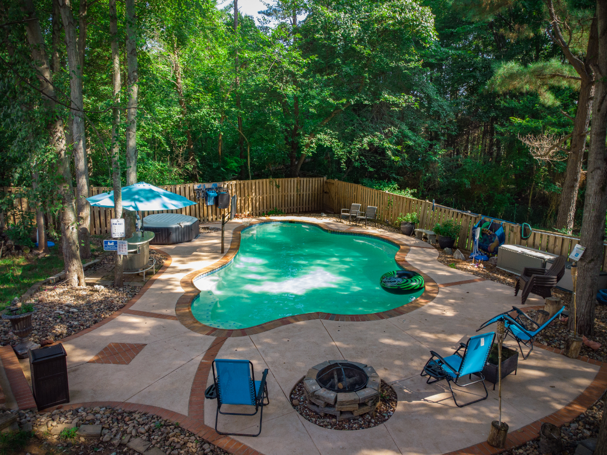 Deluxe Queen Room Oasis w/ Pool Old Town Manassas