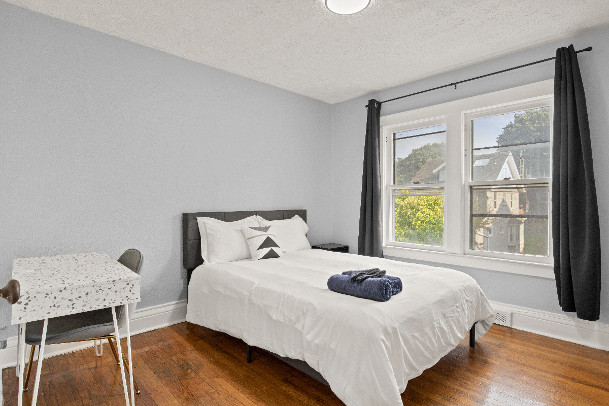Inviting and spacious townhouse - 3 bedroom 1 bathroom - Photo 1