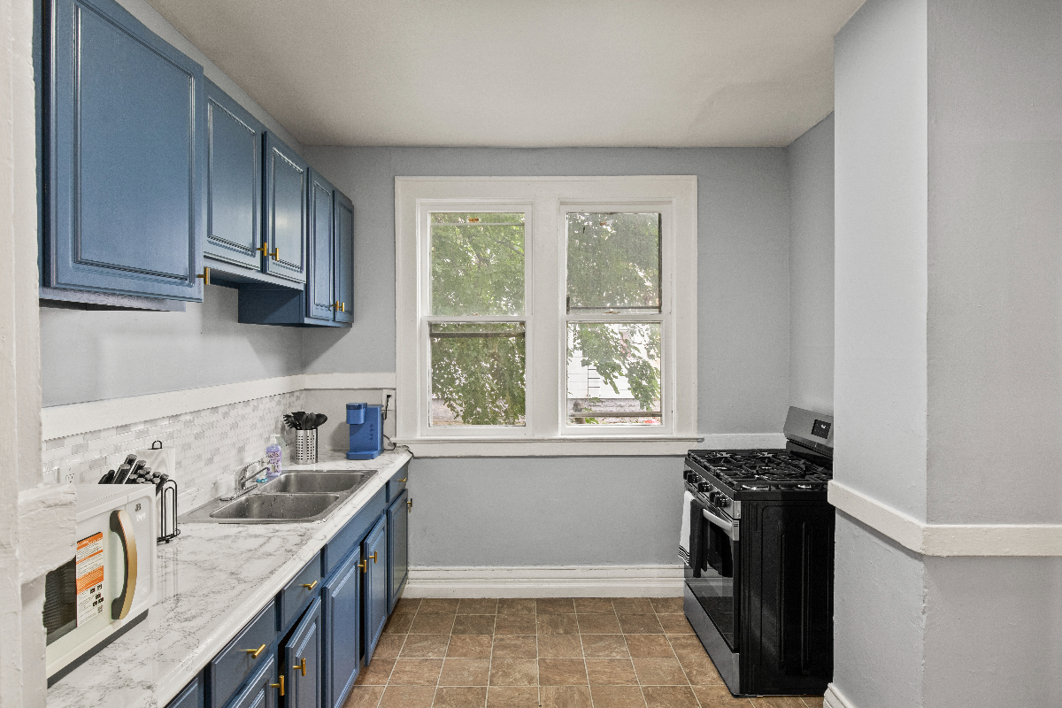 Inviting and spacious townhouse - 3 bedroom 1 bathroom - Photo 5