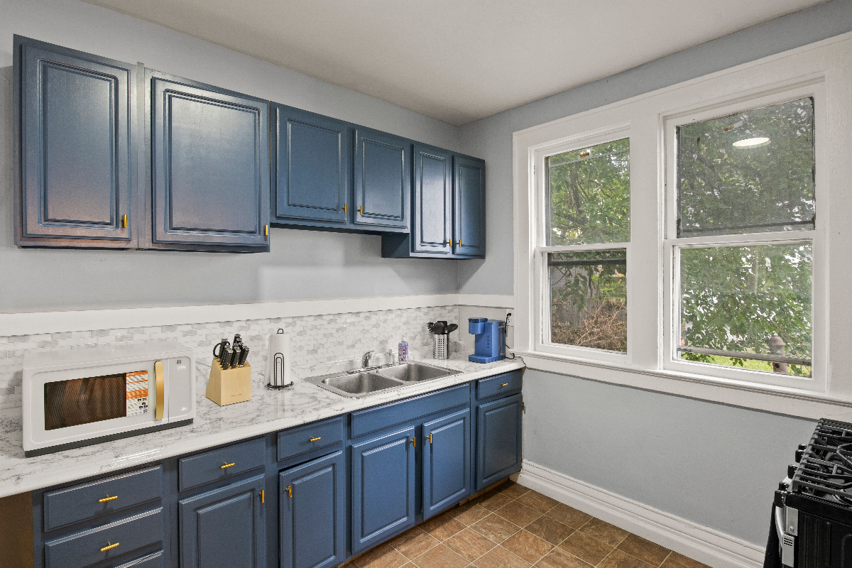 Inviting and spacious townhouse - 3 bedroom 1 bathroom - Photo 6