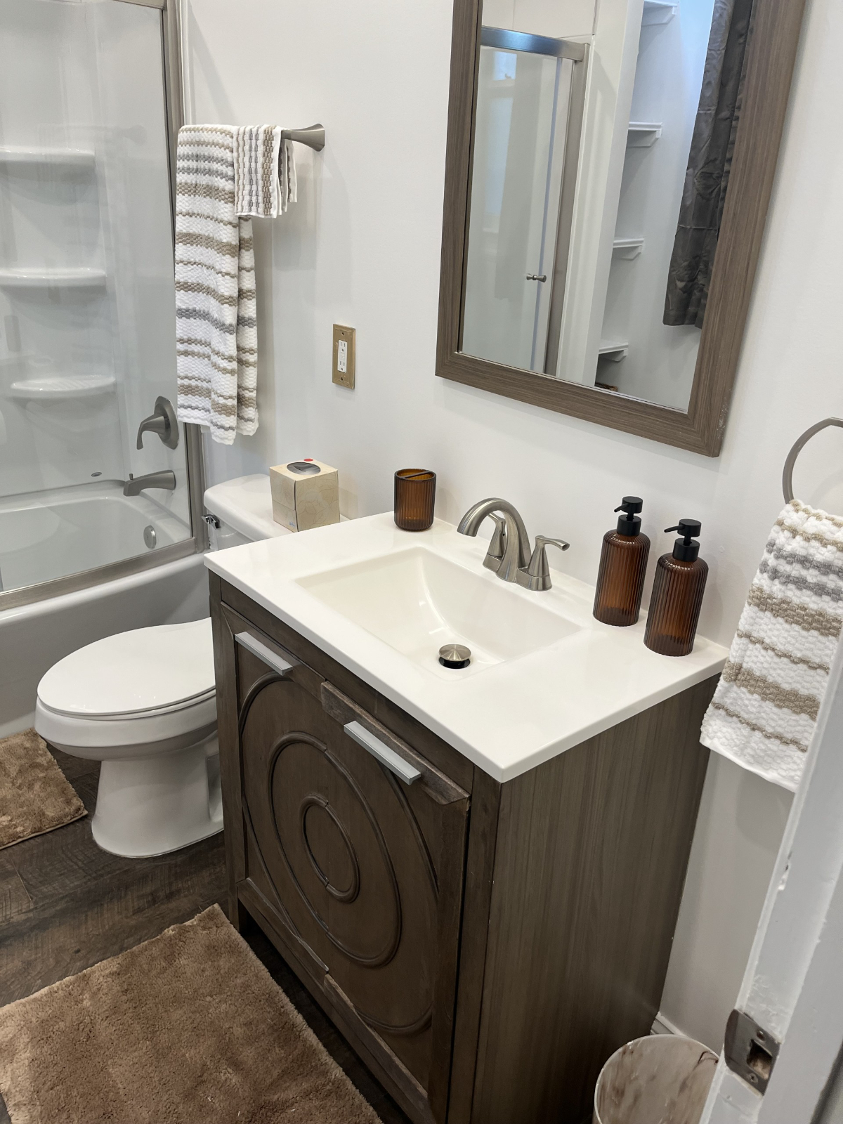 Large 4 bedroom 3 bath detached Home minutes away from everything, Cedar Hill Regional Medical Cente - Photo 4