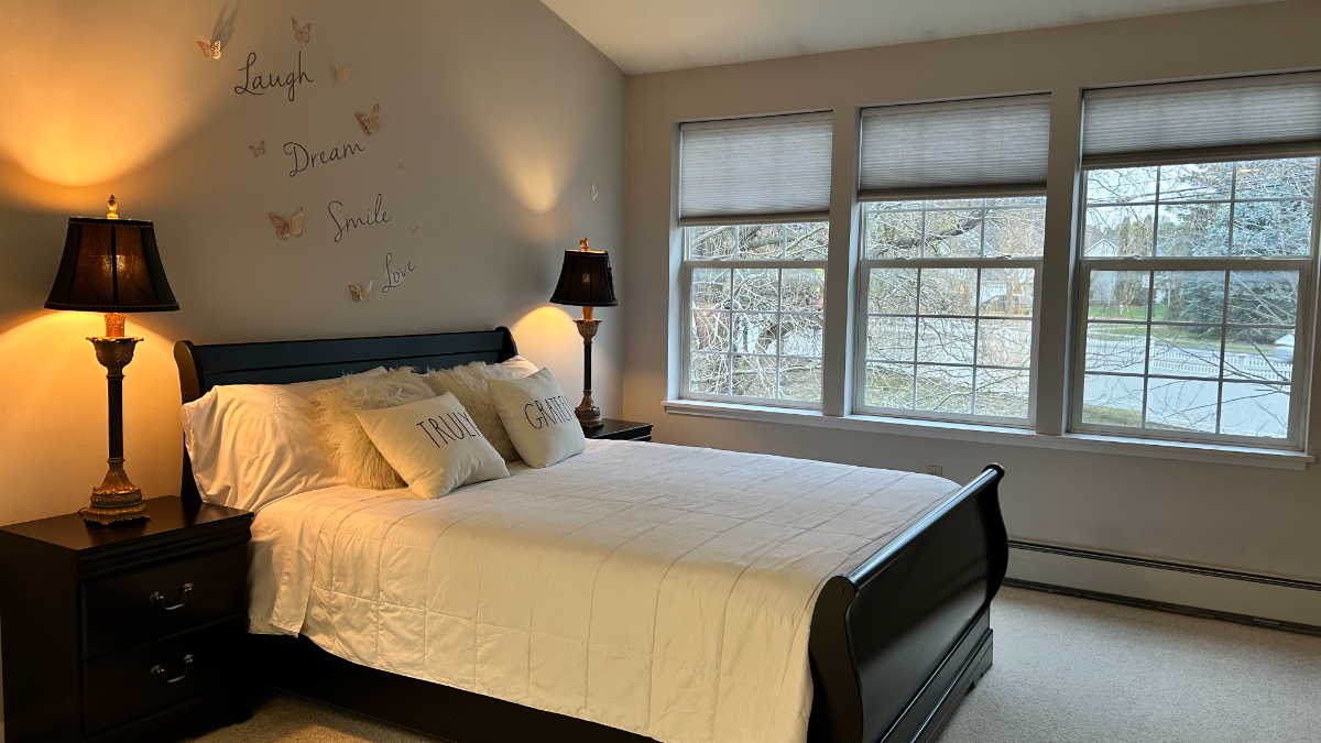 Comfortable Private Suite in Clean Townhouse with Easy Access to Everything - Photo 1