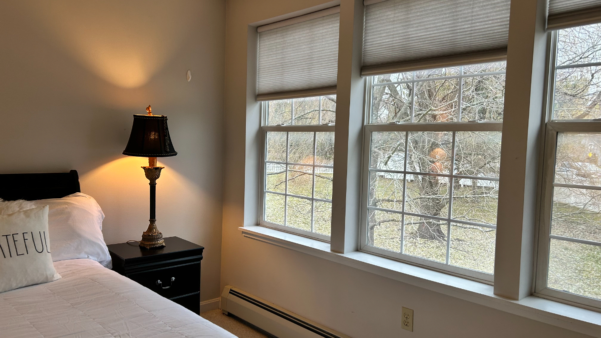 Comfortable Private Suite in Clean Townhouse with Easy Access to Everything - Photo 3