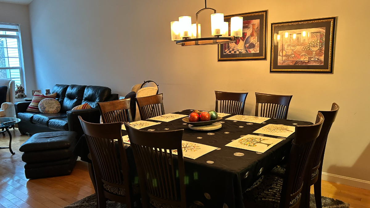 Comfortable Private Suite in Clean Townhouse with Easy Access to Everything - Photo 8