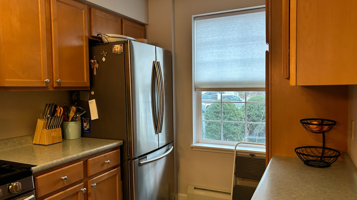 Comfortable Private Suite in Clean Townhouse with Easy Access to Everything - Photo 10
