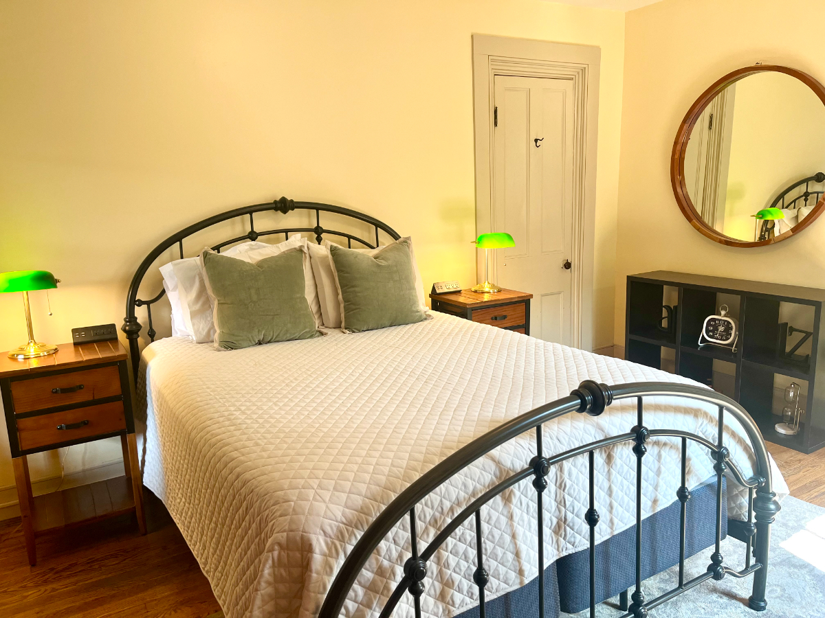 Guest Suite in Historic Mansion in Downtown Ithaca - Photo 5