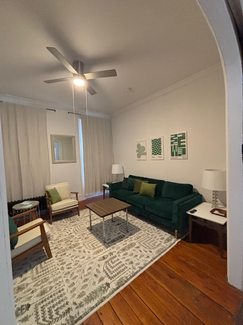 Beautiful Sun Filled Furnished Apartment for Rent - Photo 11
