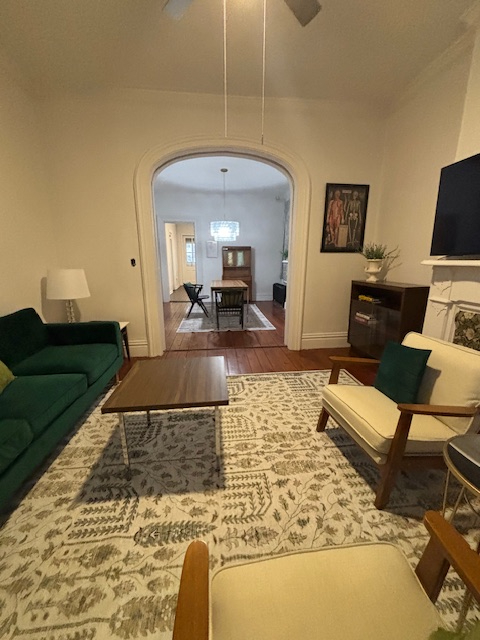 Beautiful Sun Filled Furnished Apartment for Rent - Photo 12