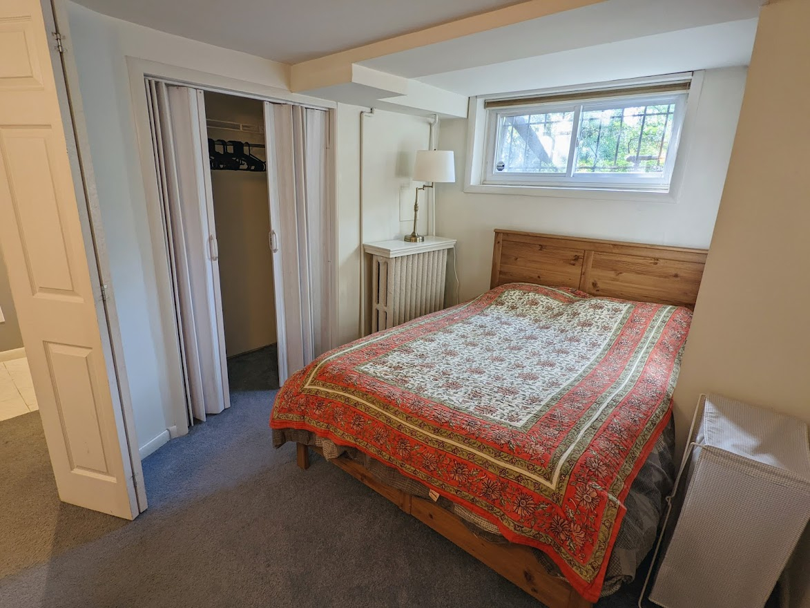 Charming one-bedroom apartment in Adams Morgan - Photo 3