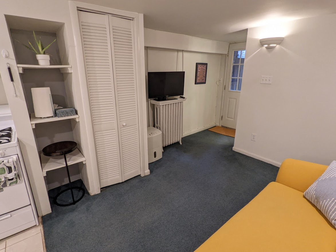 Charming one-bedroom apartment in Adams Morgan - Photo 8