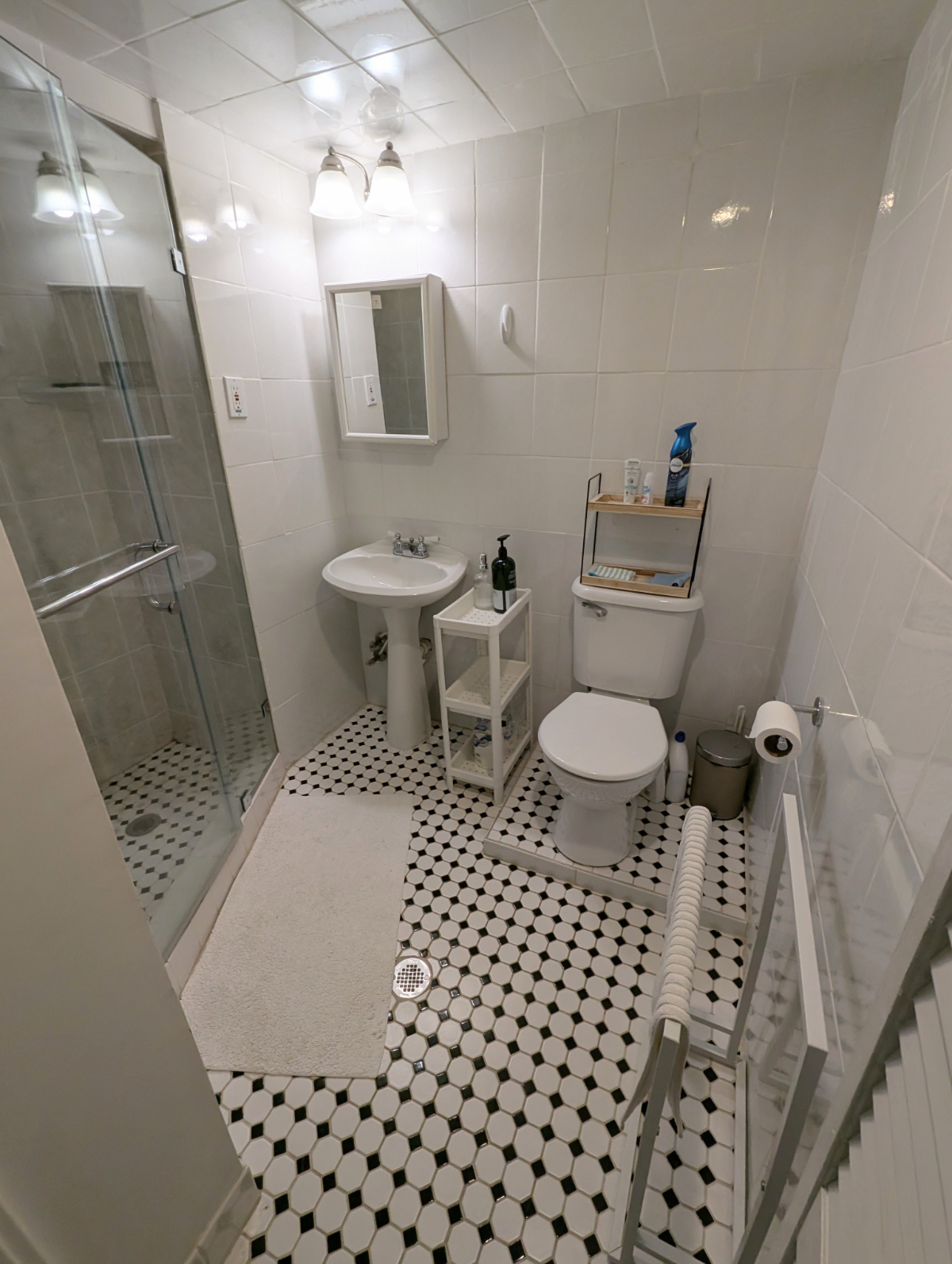 Charming one-bedroom apartment in Adams Morgan - Photo 5