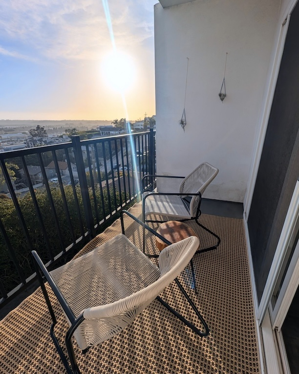 Sweeping sunset view elevated living Mission Hills - Photo 1