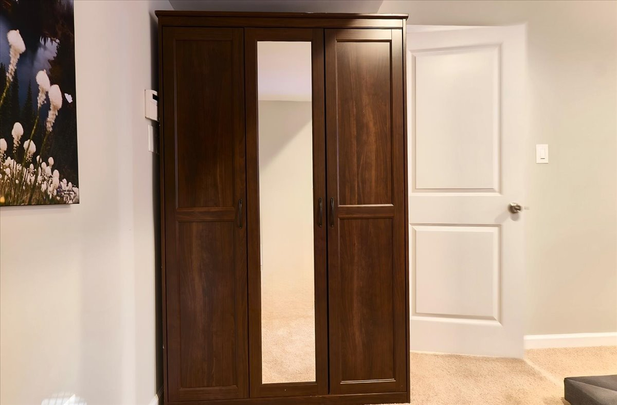 Cozy 2 bedroom with office, parking and metro access - Photo 10