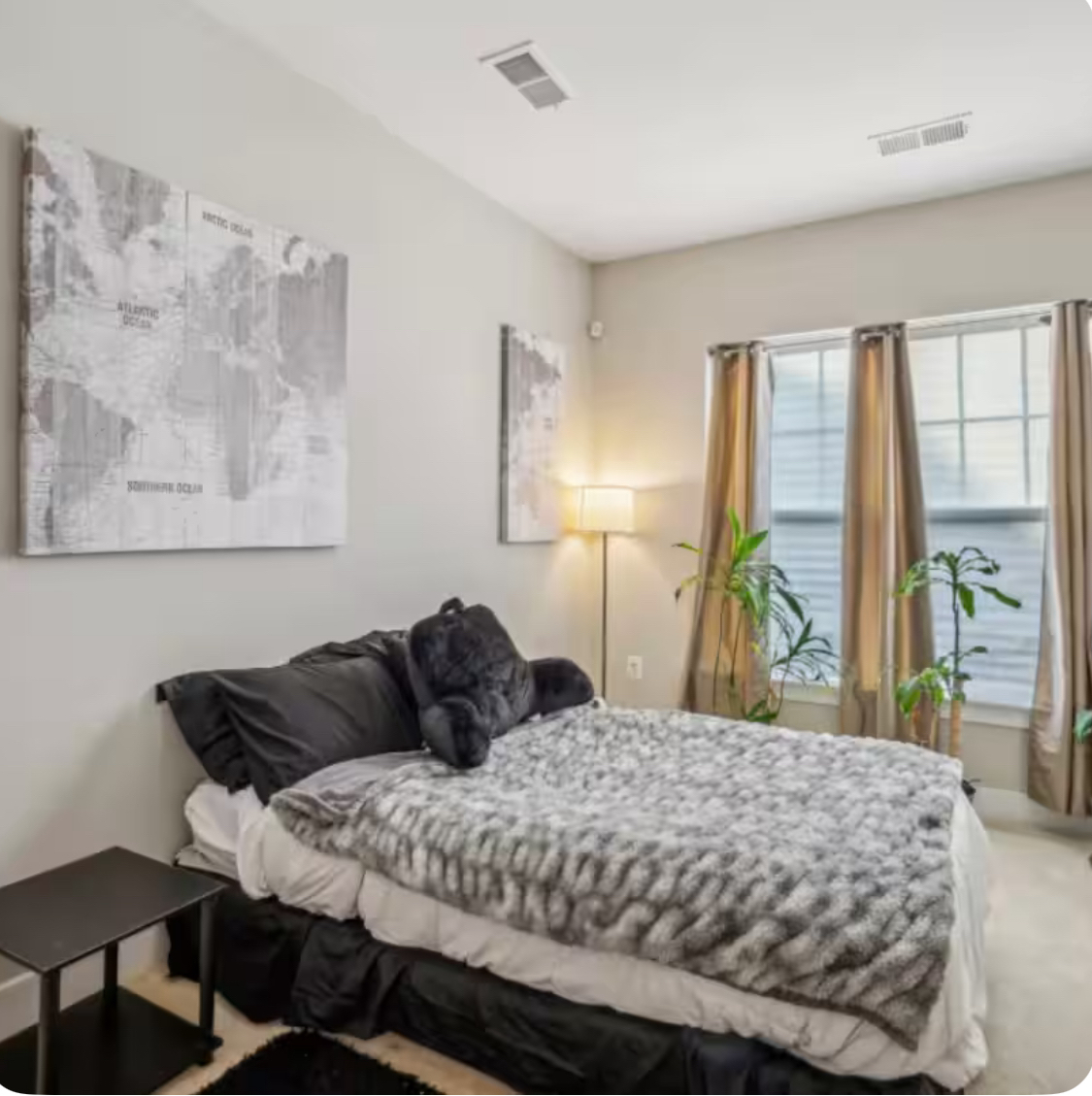 Chic 4BR TH l Corporate & Extended Stays l w/ Metro Access & Parking - Photo 6