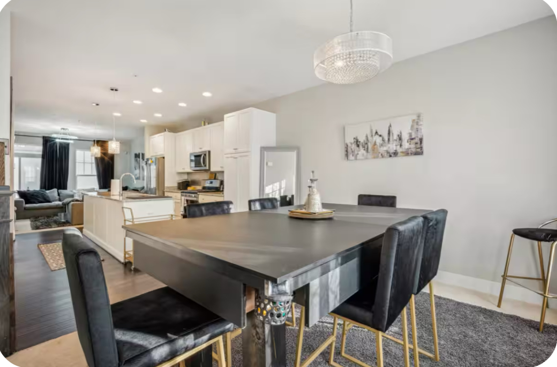 Chic 4BR TH l Corporate & Extended Stays l w/ Metro Access & Parking - Photo 8