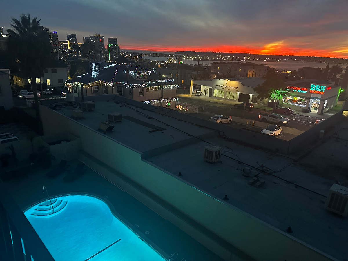 Ocean View 2BR/2BA Banker's Hill Penthouse - Photo 6