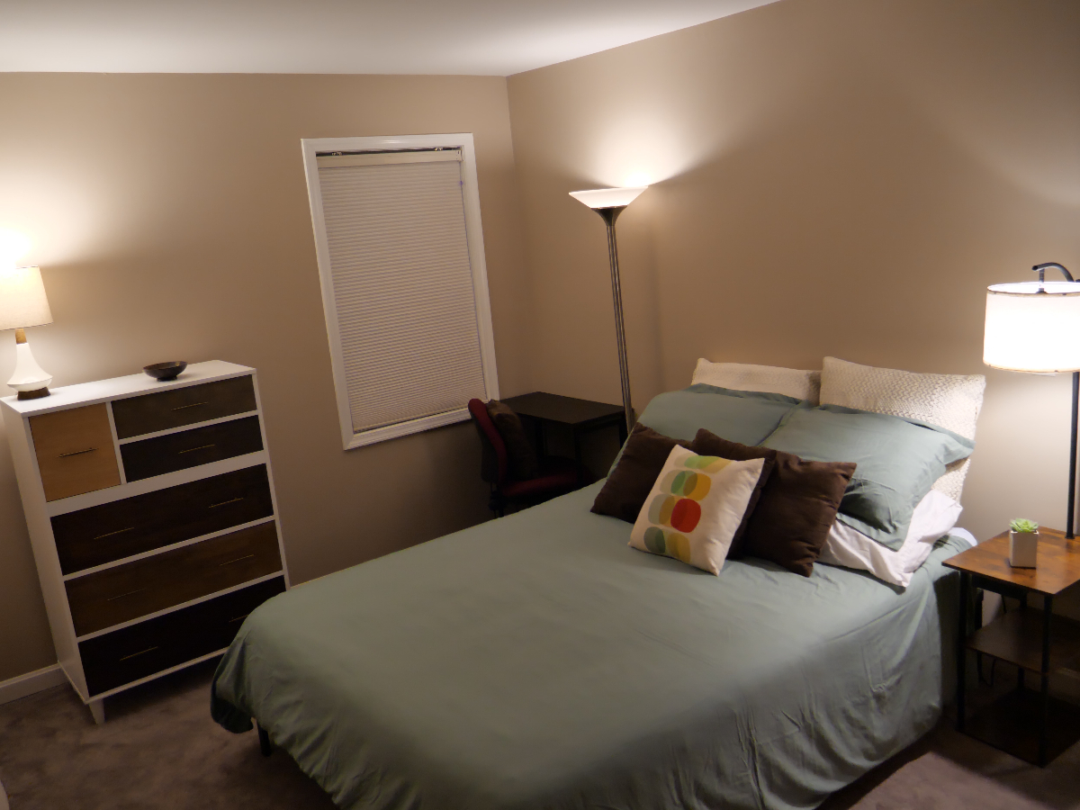 Convenient Newly Renovated Quiet 1 Bed 1.5 Bath Condo - Photo 7