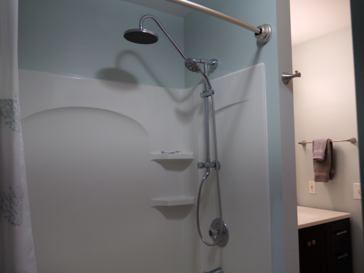 Convenient Newly Renovated Quiet 1 Bed 1.5 Bath Condo - Photo 12