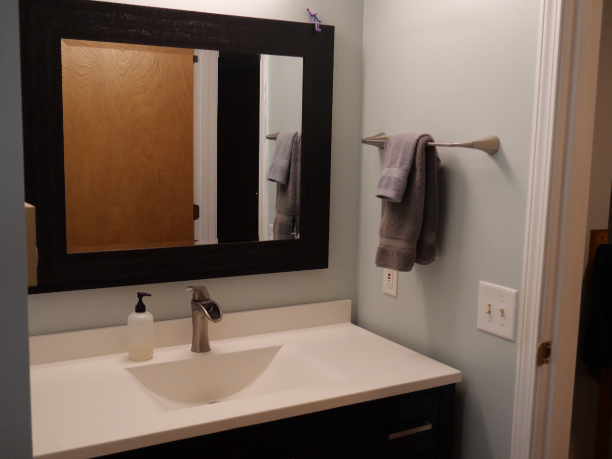 Convenient Newly Renovated Quiet 1 Bed 1.5 Bath Condo - Photo 10