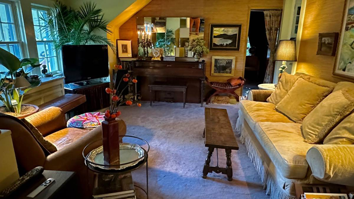Designers Cozy Furnished Carriage House Apartment - Photo 7
