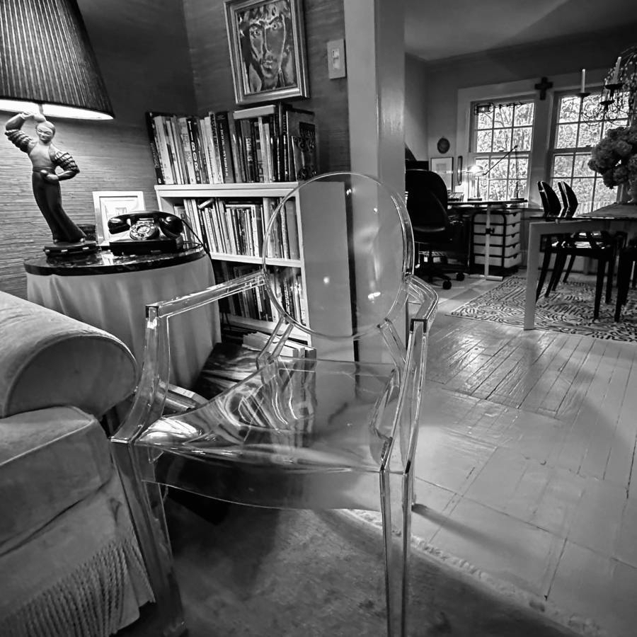 Designers Cozy Furnished Carriage House Apartment - Photo 11