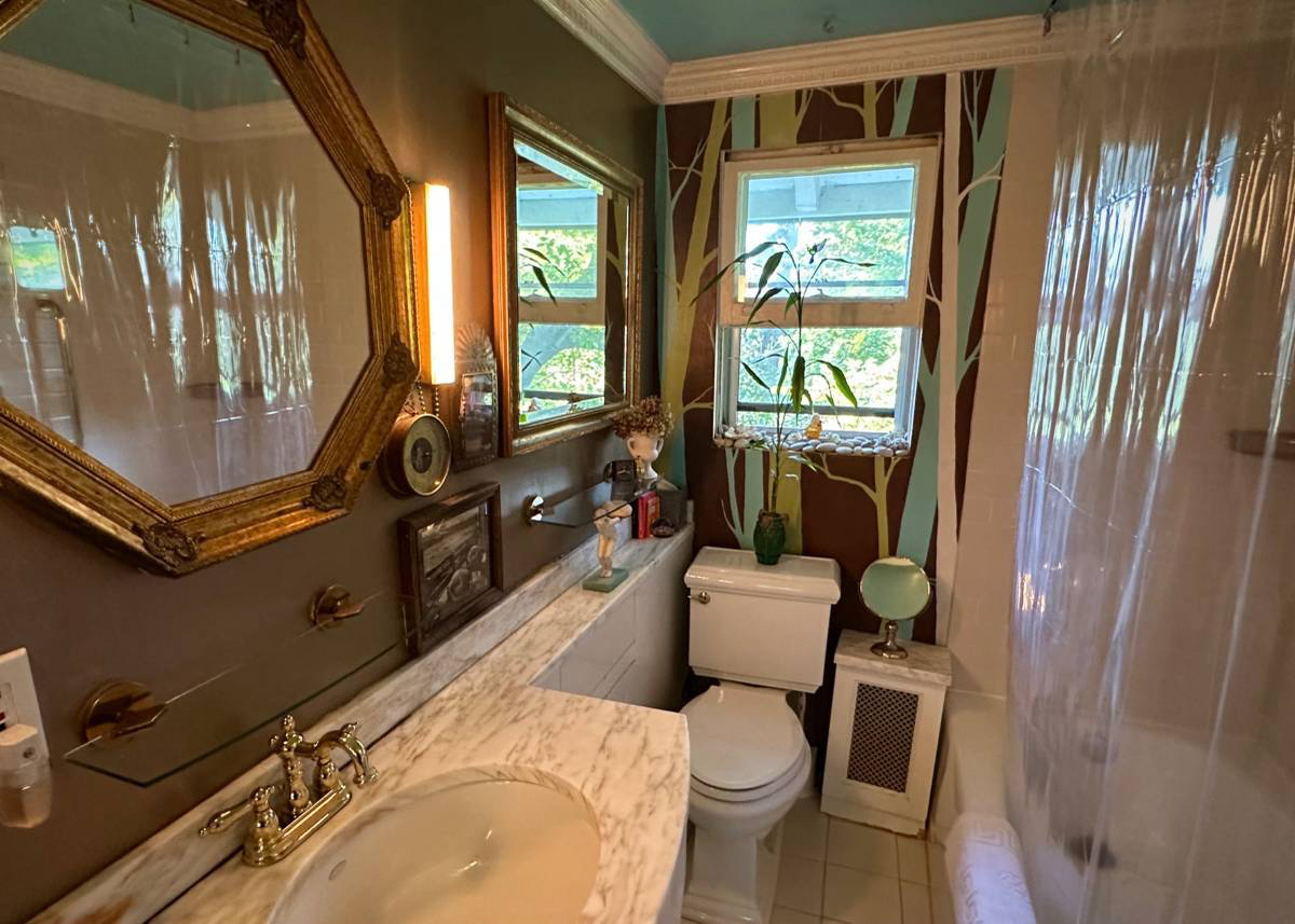 Designers Cozy Furnished Carriage House Apartment - Photo 12