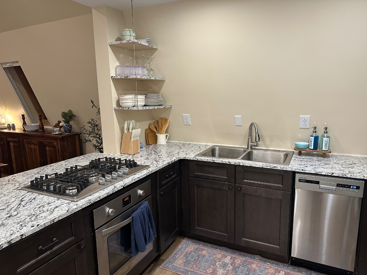 Lake View Living - Photo 4