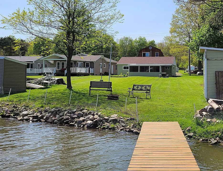 Lake View Living - Photo 11