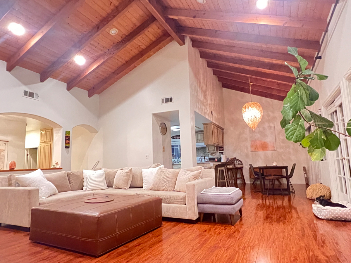 Shared, Peaceful Beach Home /Private Bed & Bath /Utilities & Cleaning Included - Photo 2