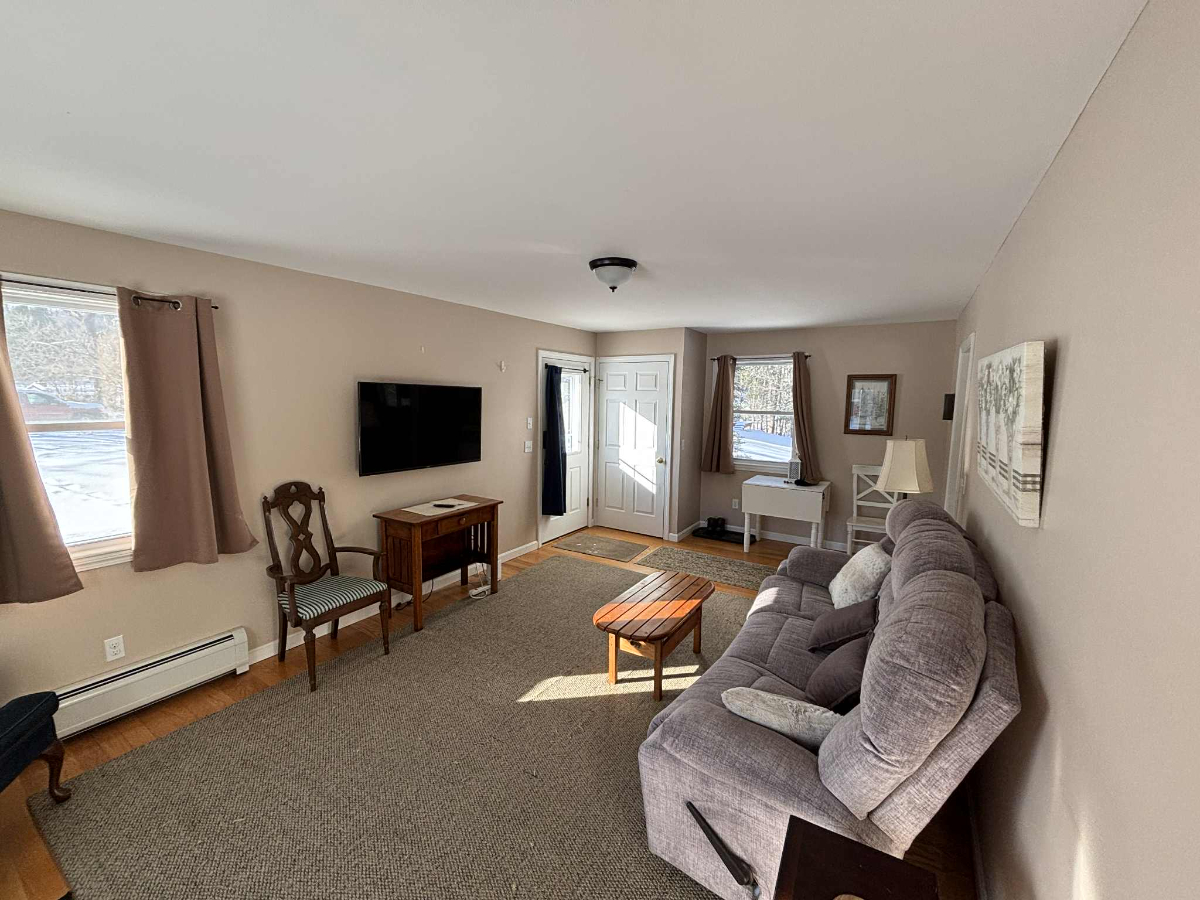 Charming, single-story, home, quiet area on cul-de-sac. - Photo 1