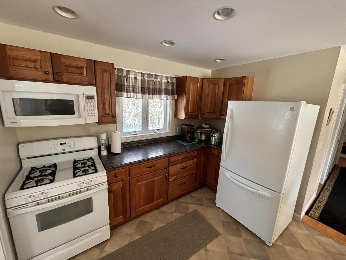 Charming, single-story, home, quiet area on cul-de-sac. - Photo 5