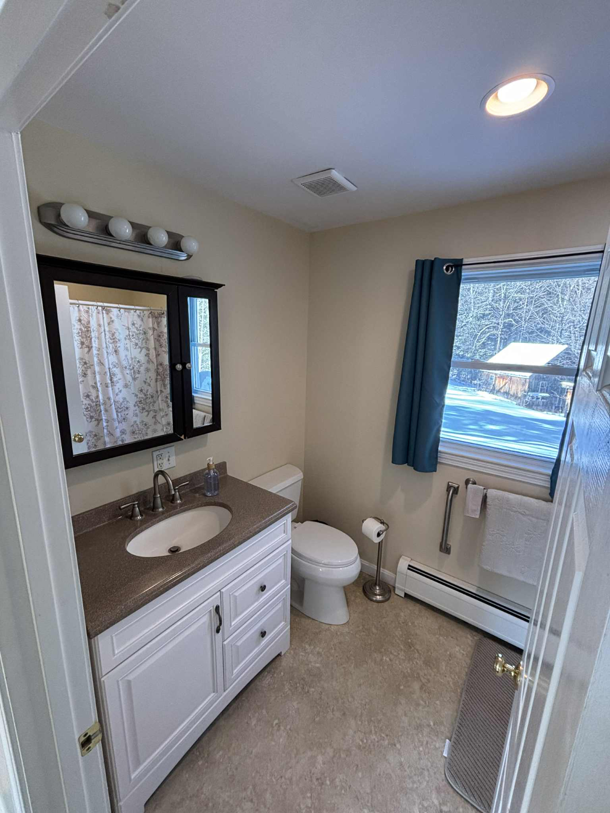 Charming, single-story, home, quiet area on cul-de-sac. - Photo 10