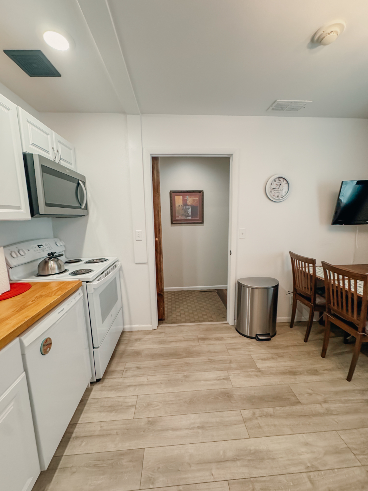 Quiet Attached Apartment - Photo 1