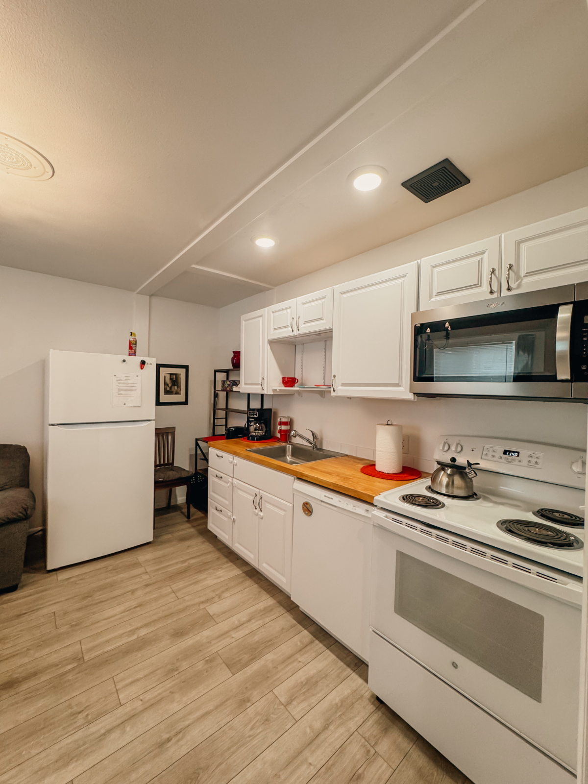 Quiet Attached Apartment - Photo 4