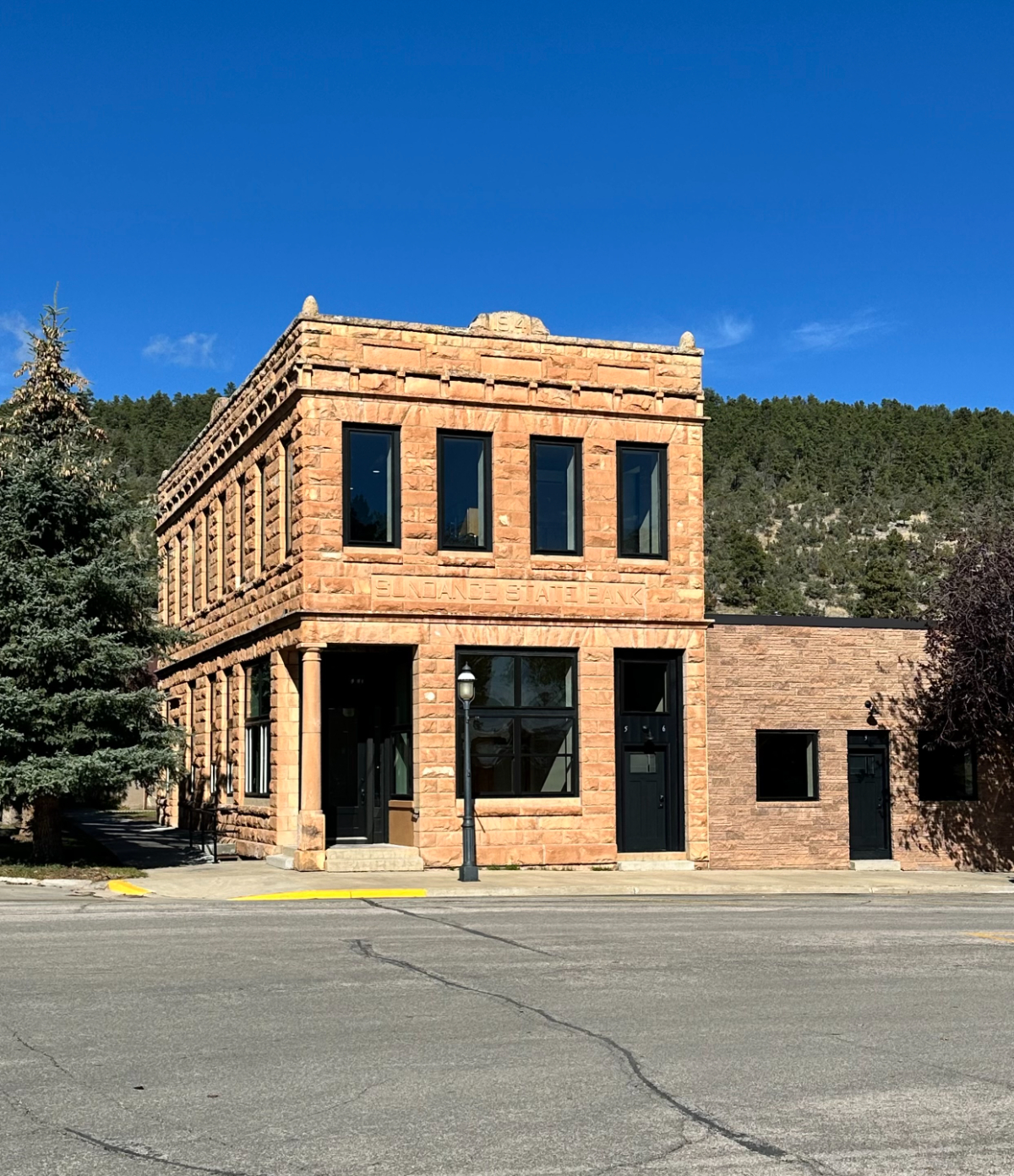 Historic living in Sundance Wyoming - Photo 7