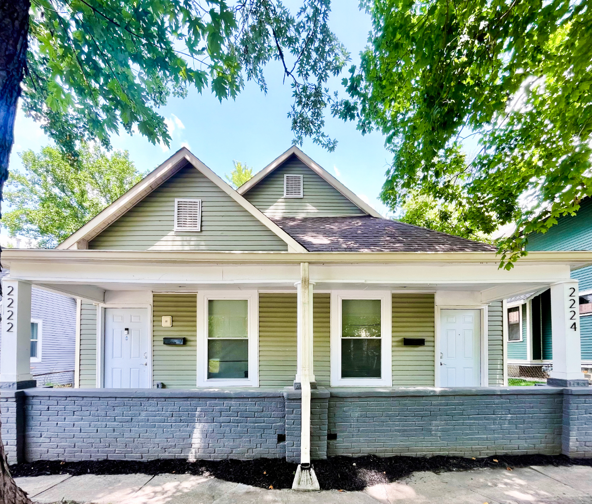 King Bed, Spacious 1Bed/1Bath, Fenced Private Yard, Downtown Indy,  Safe and Quiet Neighborhood - Photo 11