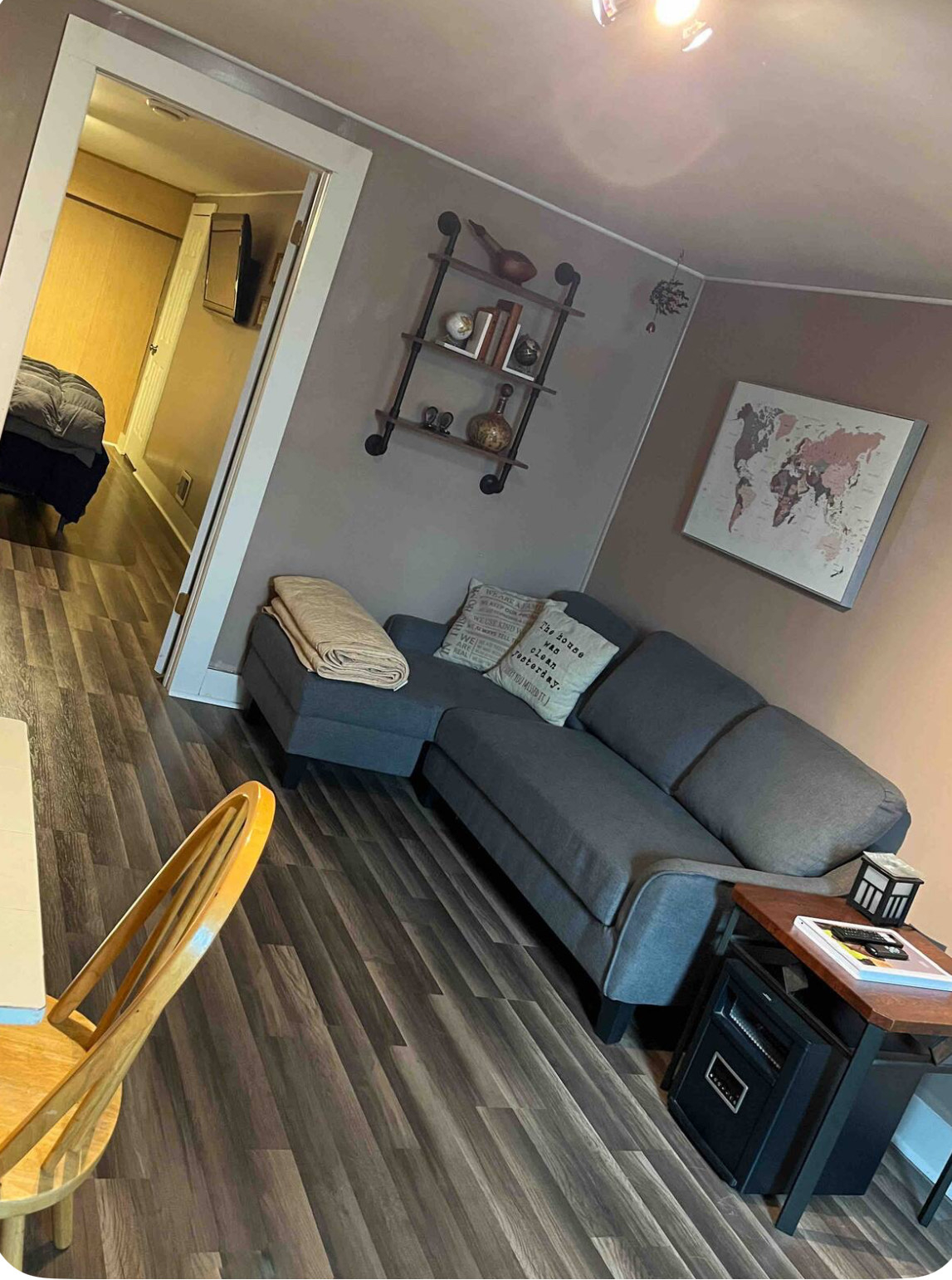 Bright, Pet-Friendly Apartment with Backyard and Gym Access - Photo 3