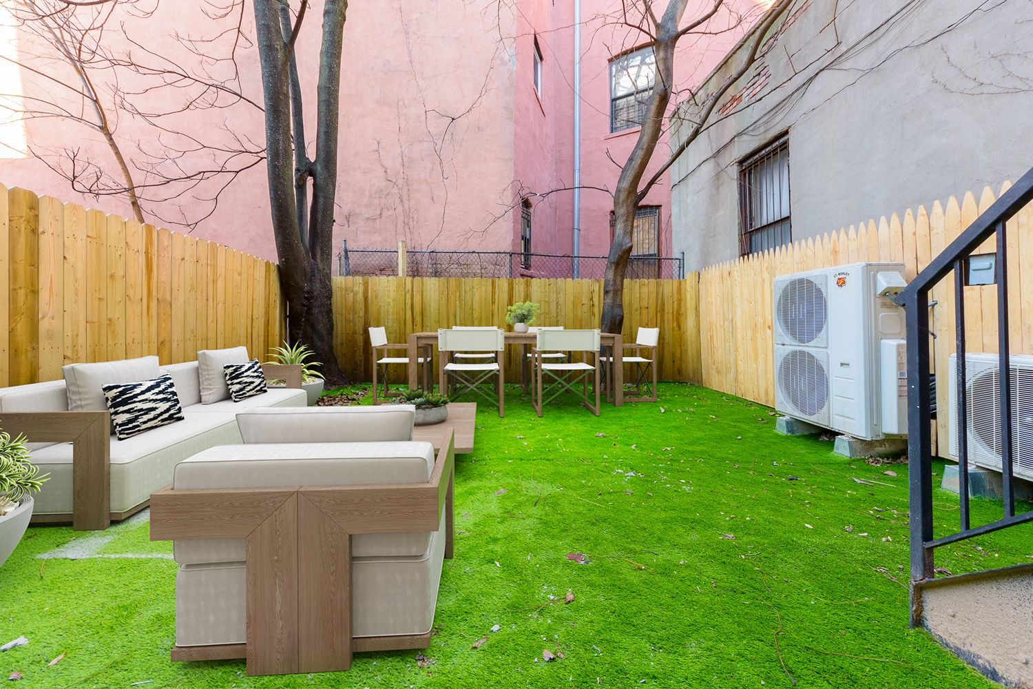 Sunny Room w Private Bath Near Train & wi-fi, Ground FL, Shared Garden - Photo 10