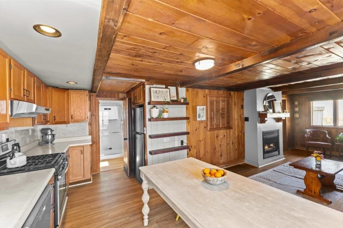 Come stay at LIttle Red Cabin - Photo 6