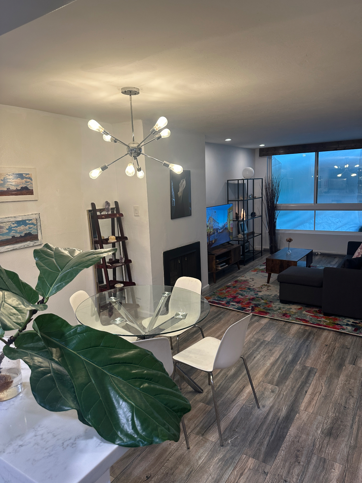Condo in the heart of Hollywood - Photo 6