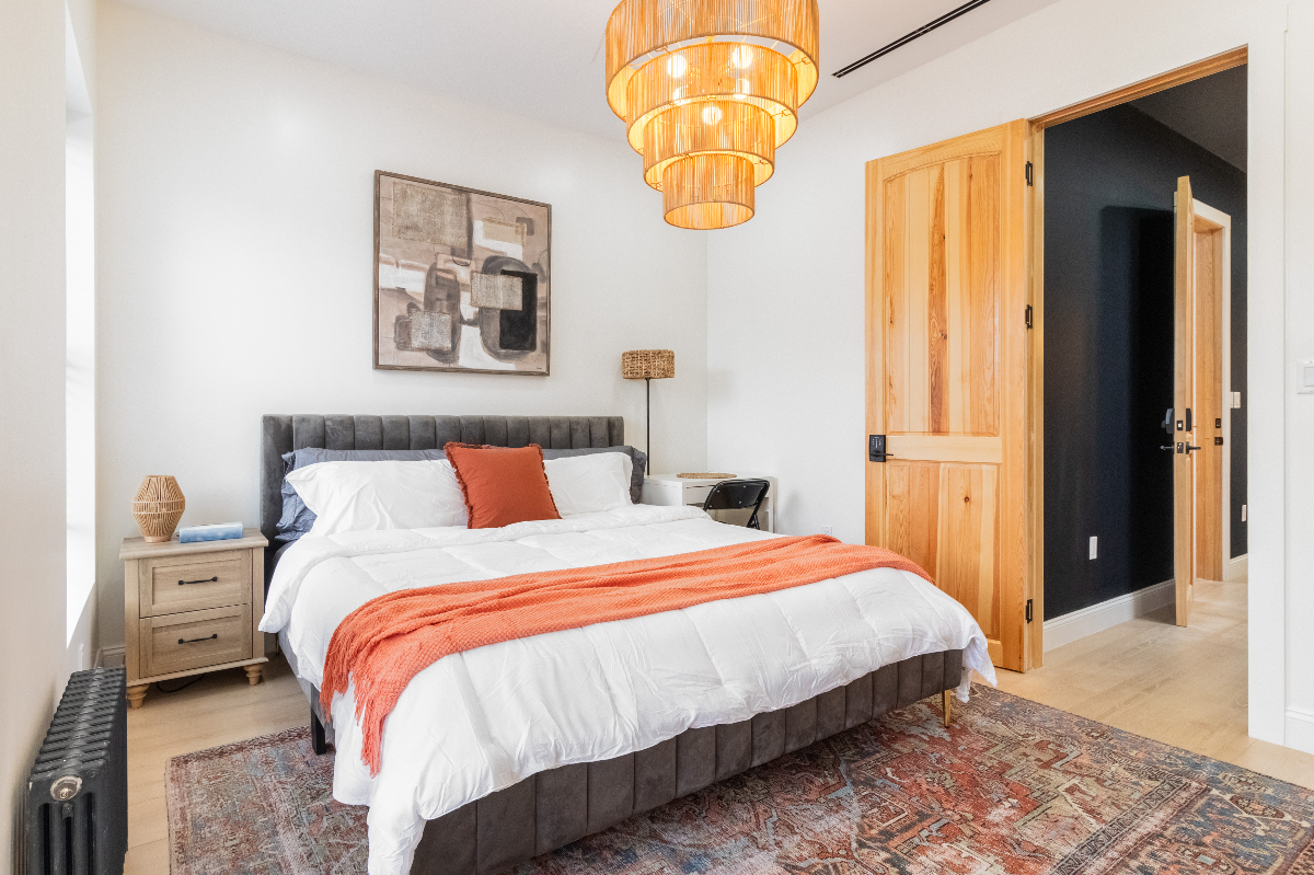 Brooklyn Private Room with Bath/5 min walk to... - Photo 1